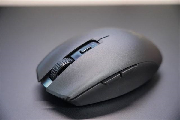 如何测量鼠标涂料的光泽度？