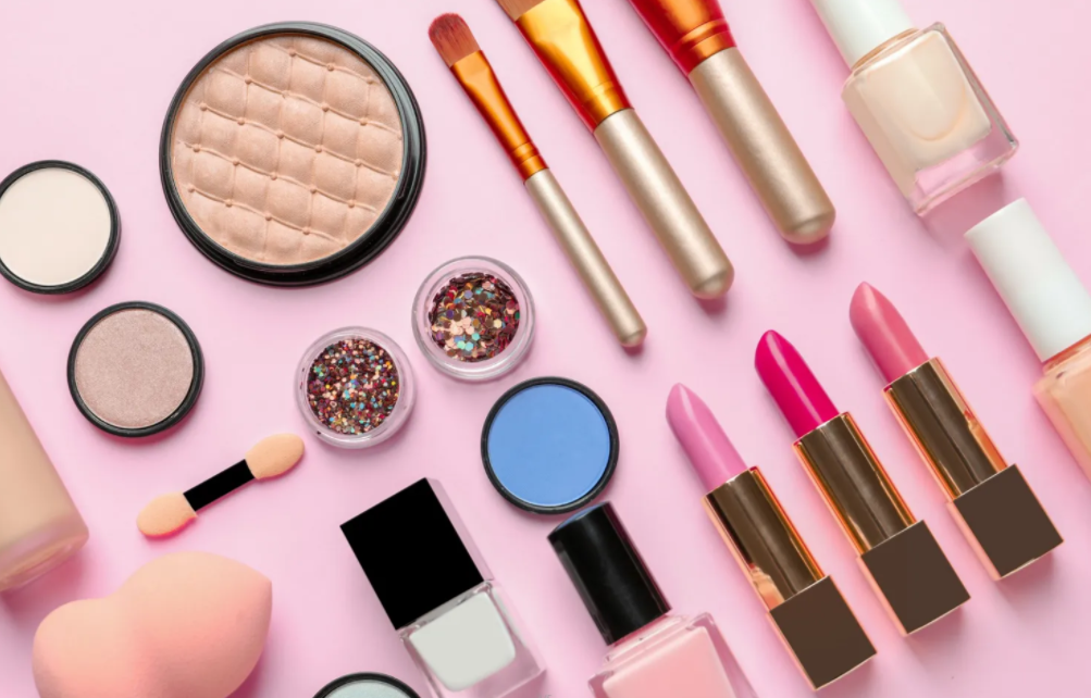 化妆品颜色的对色观察，选用标准光源箱！